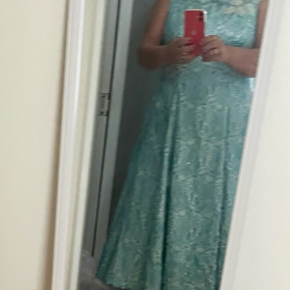 Vintage VOLUP  1950s1960s Brocade tea-length dress. - Picture 9 of 9